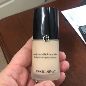 Giorgio Armani Luminous Silk Foundation